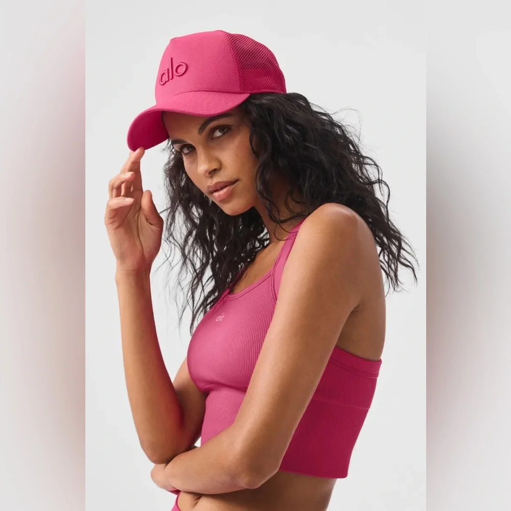 NWT Alo Yoga | District Trucker Hat‎ in Pink Summer Crush